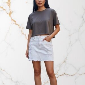 American Eagle Distressed White Denim Mini Skirt Size 8